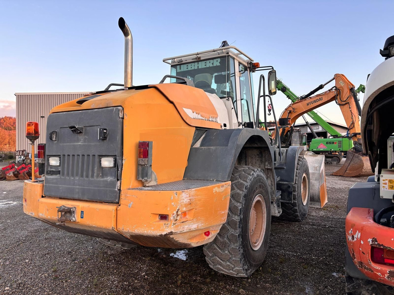 Liebherr L544 - Kolový nakladač: obrázek 3 Liebherr L544 - Kolový nakladač: obrázek 3