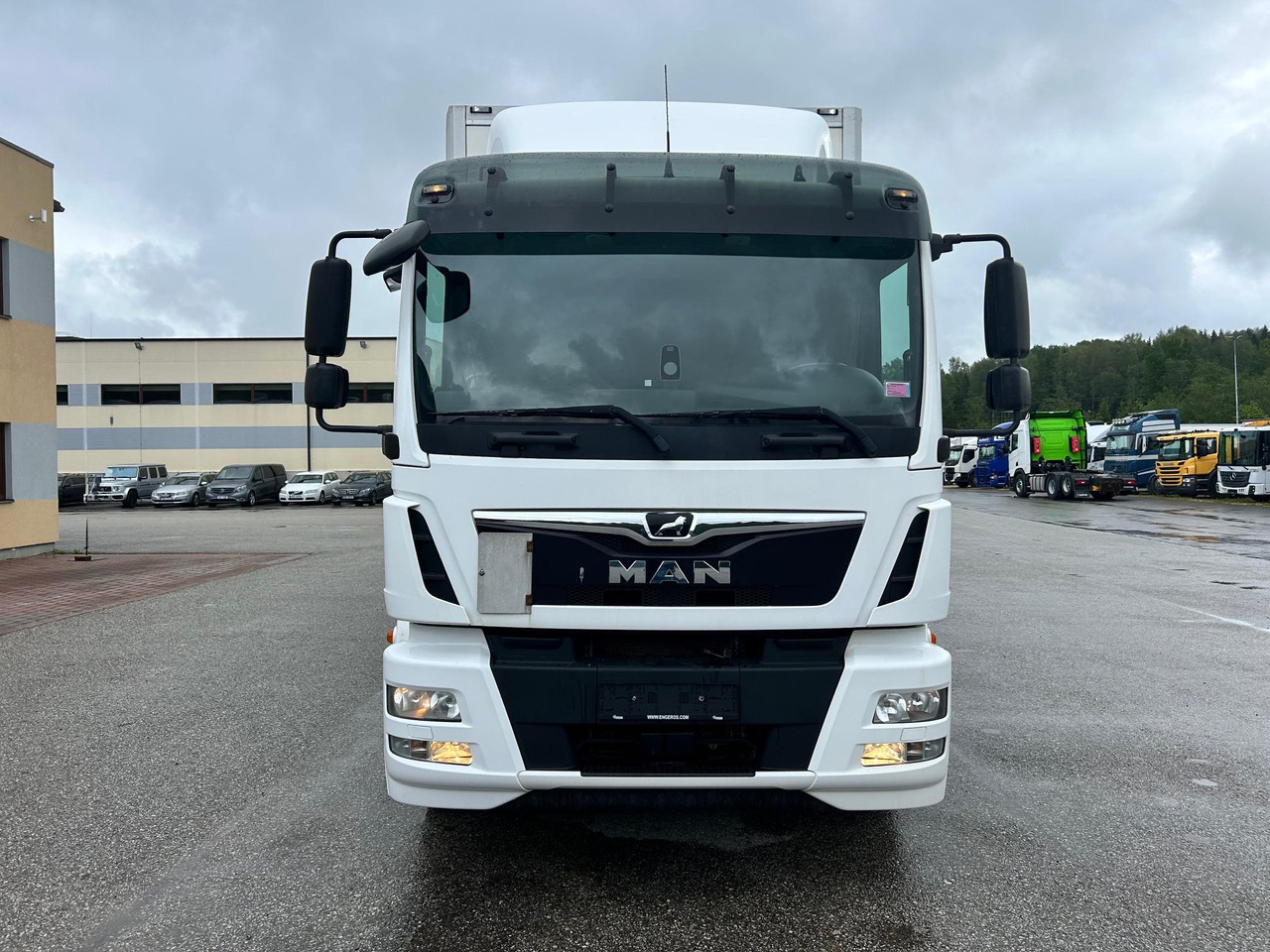 MAN TGM 18.290 - Skříňový nákladní auto: obrázek 2 MAN TGM 18.290 - Skříňový nákladní auto: obrázek 2