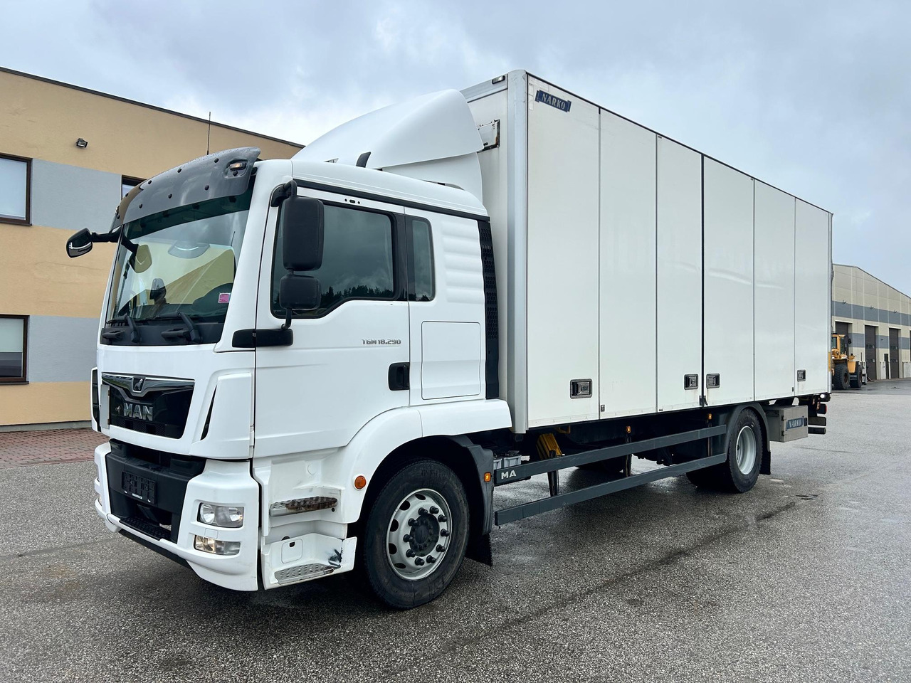 MAN TGM 18.290 - Skříňový nákladní auto: obrázek 3 MAN TGM 18.290 - Skříňový nákladní auto: obrázek 3