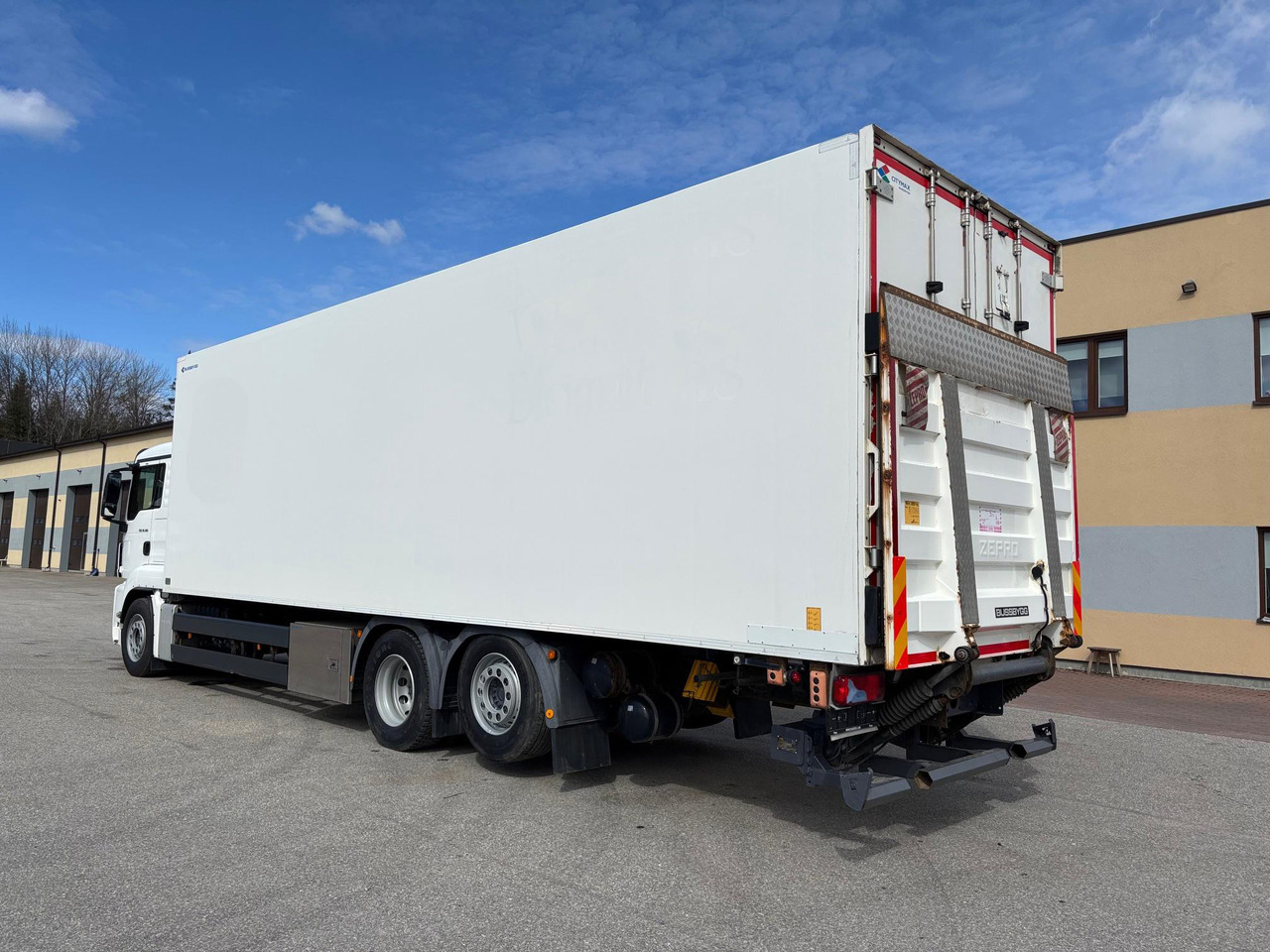 MAN TGS 26.360 - Skříňový nákladní auto: obrázek 4 MAN TGS 26.360 - Skříňový nákladní auto: obrázek 4