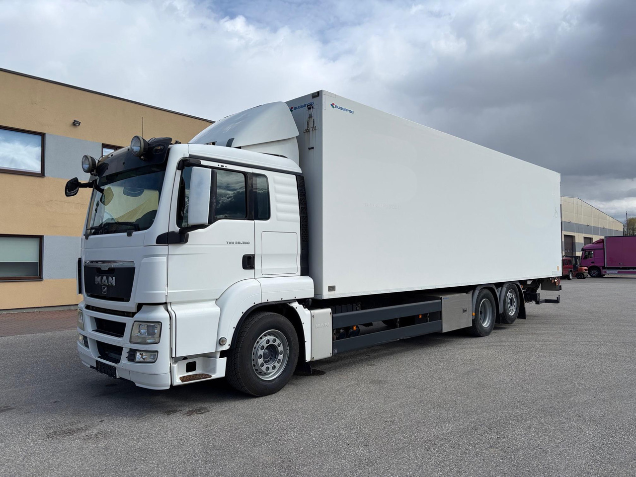 MAN TGS 26.360 - Skříňový nákladní auto: obrázek 1 MAN TGS 26.360 - Skříňový nákladní auto: obrázek 1