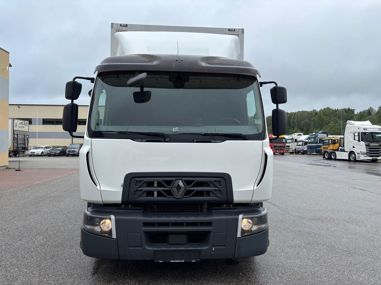 RENAULT D WIDE 320 - Skříňový nákladní auto: obrázek 2 RENAULT D WIDE 320 - Skříňový nákladní auto: obrázek 2