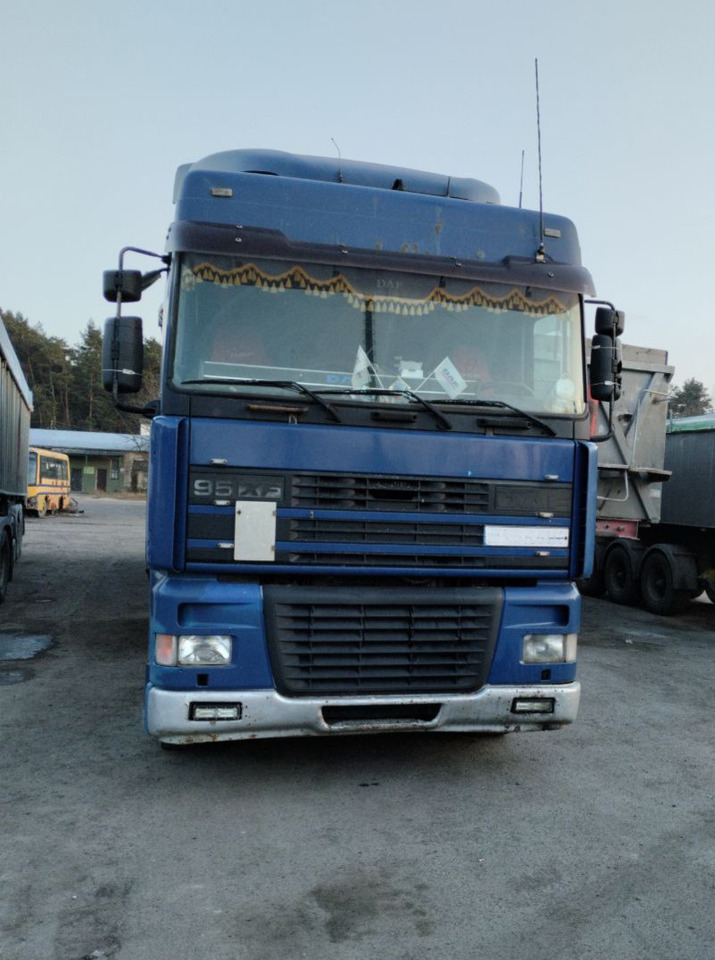 DAF XF 95.380 - Tahač: obrázek 2 DAF XF 95.380 - Tahač: obrázek 2