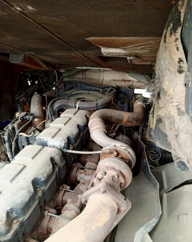 Tahač RENAULT Magnum 440: obrázek 11