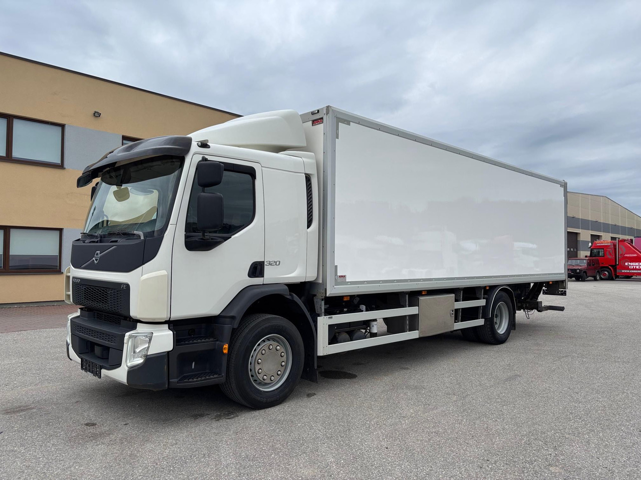 VOLVO FE320 - Skříňový nákladní auto: obrázek 3 VOLVO FE320 - Skříňový nákladní auto: obrázek 3