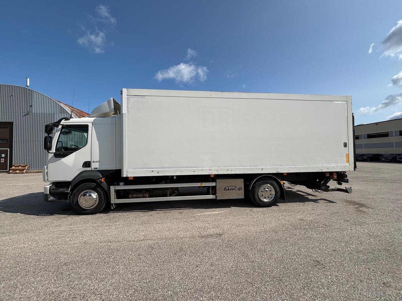 VOLVO FL240 - Chladírenský nákladní automobil: obrázek 4 VOLVO FL240 - Chladírenský nákladní automobil: obrázek 4