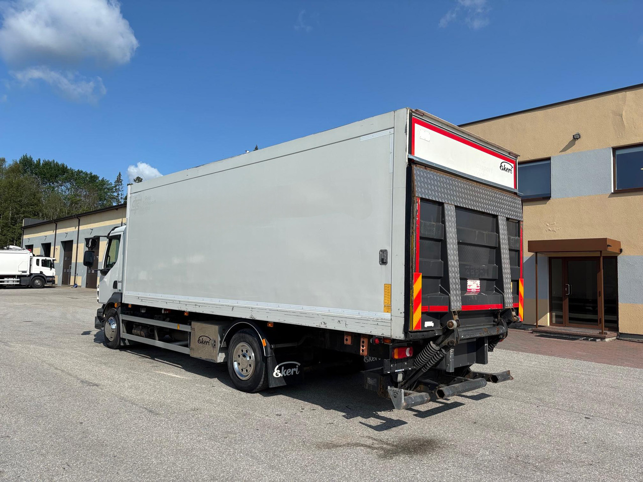 VOLVO FL240 - Chladírenský nákladní automobil: obrázek 5 VOLVO FL240 - Chladírenský nákladní automobil: obrázek 5