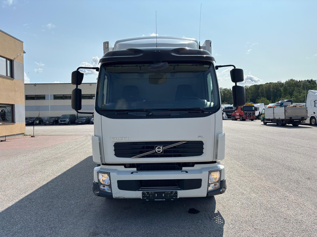 VOLVO FL240 - Chladírenský nákladní automobil: obrázek 2 VOLVO FL240 - Chladírenský nákladní automobil: obrázek 2