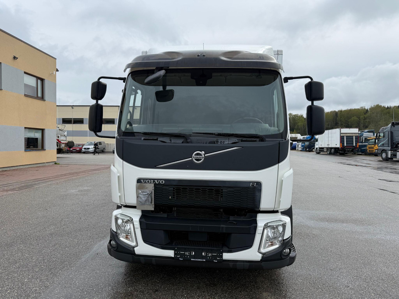 VOLVO FL250 - Skříňový nákladní auto: obrázek 3 VOLVO FL250 - Skříňový nákladní auto: obrázek 3