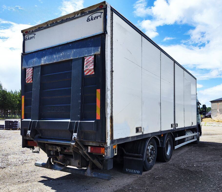 VOLVO FM12 - Skříňový nákladní auto: obrázek 4 VOLVO FM12 - Skříňový nákladní auto: obrázek 4