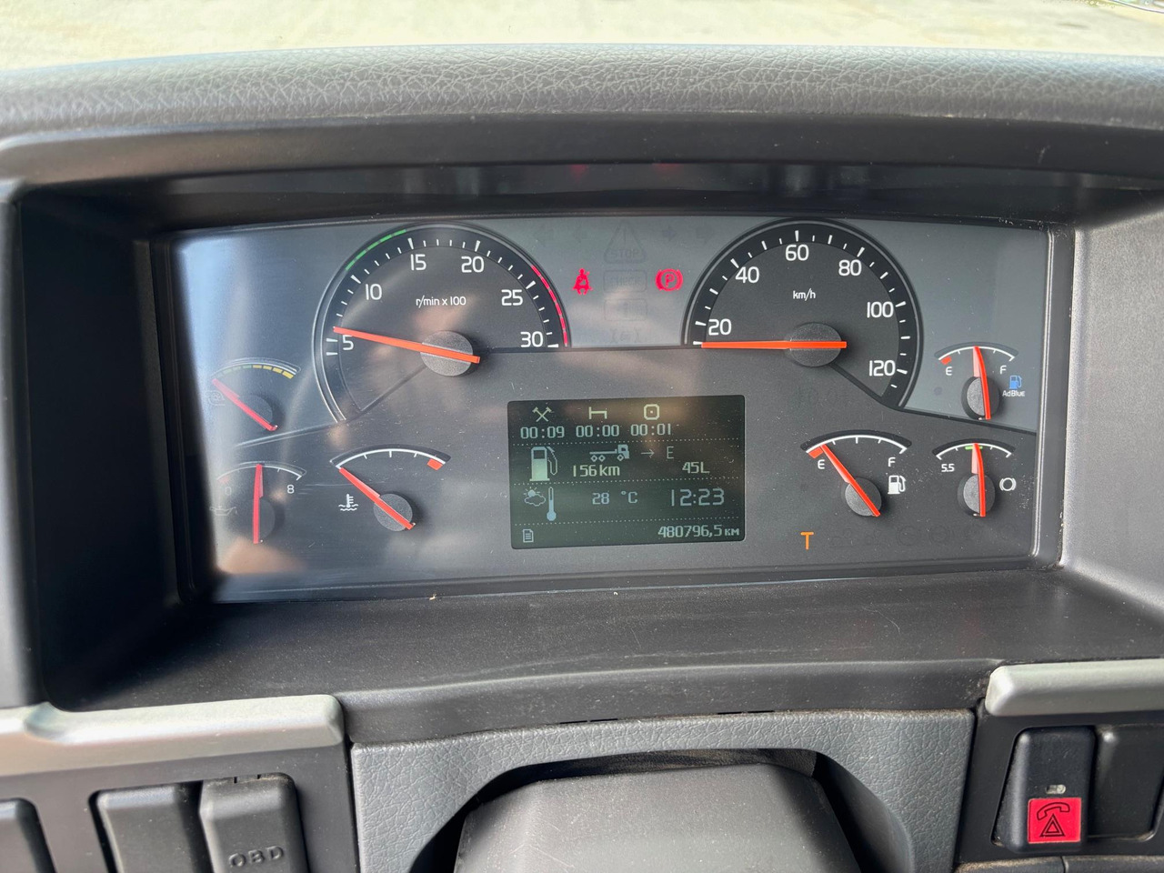 Skříňový nákladní auto VOLVO FM330: obrázek 20