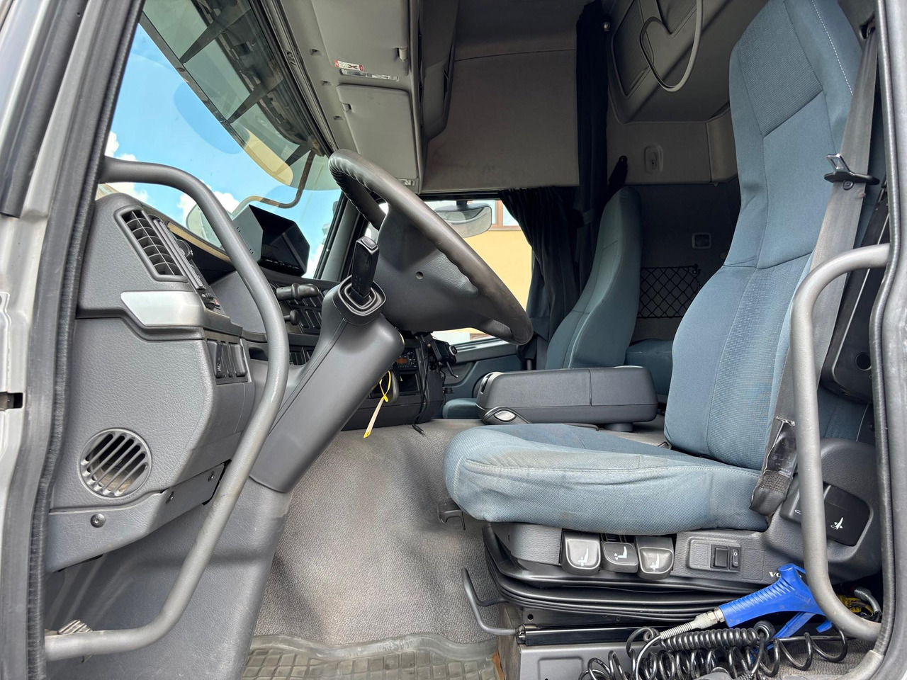 Skříňový nákladní auto VOLVO FM330: obrázek 15