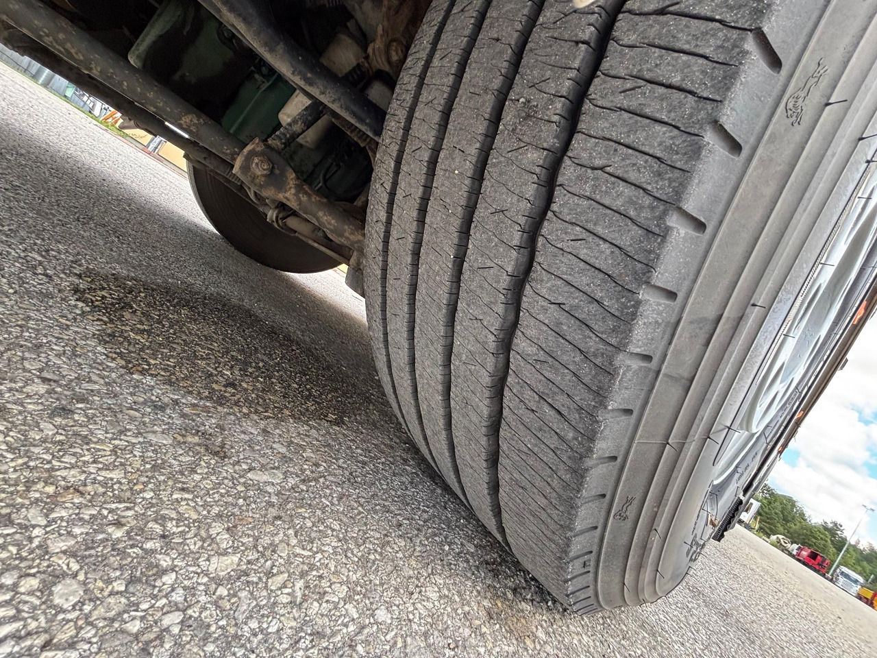 Skříňový nákladní auto VOLVO FM330: obrázek 13