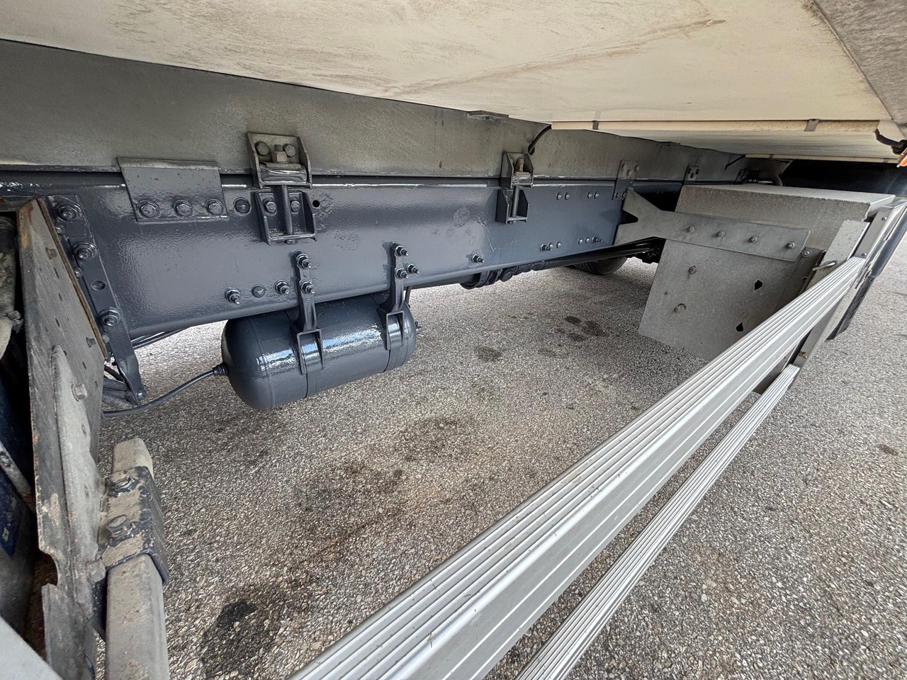 Skříňový nákladní auto VOLVO FM330: obrázek 11