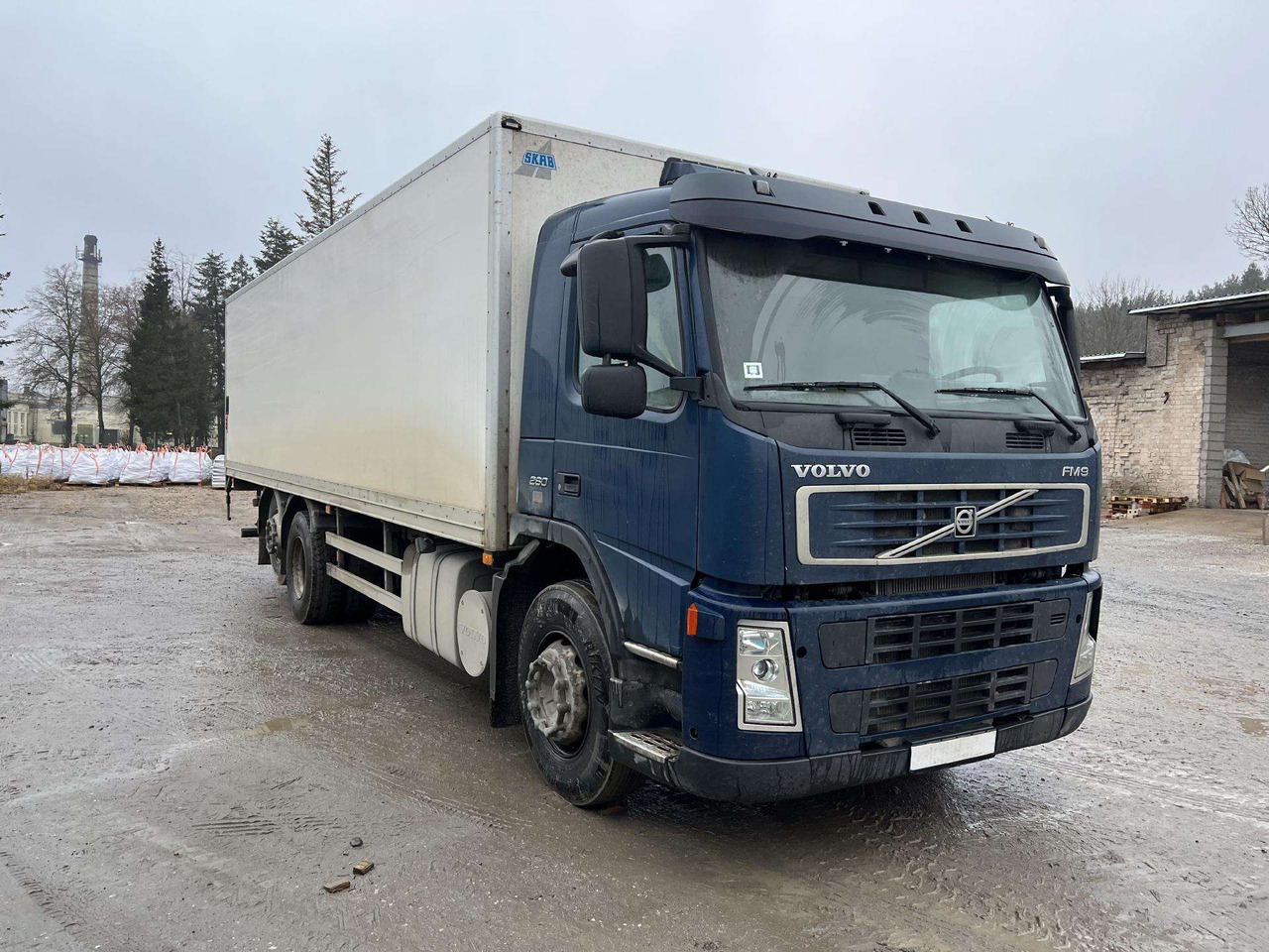 VOLVO FM9.260 - Skříňový nákladní auto: obrázek 1 VOLVO FM9.260 - Skříňový nákladní auto: obrázek 1