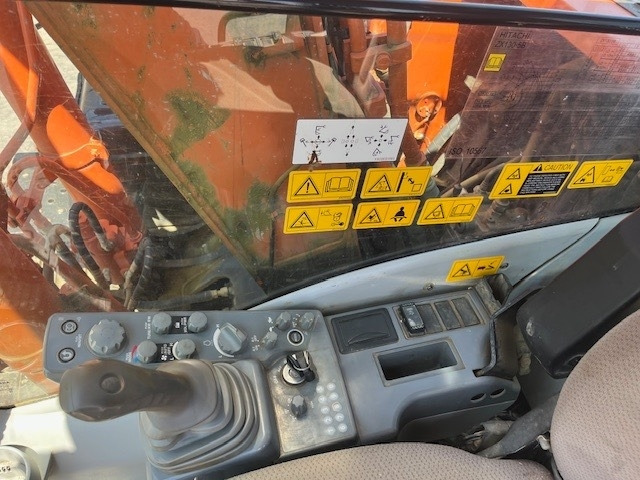 Pásové rýpadlo Hitachi ZX 130 LC N-5: obrázek 11