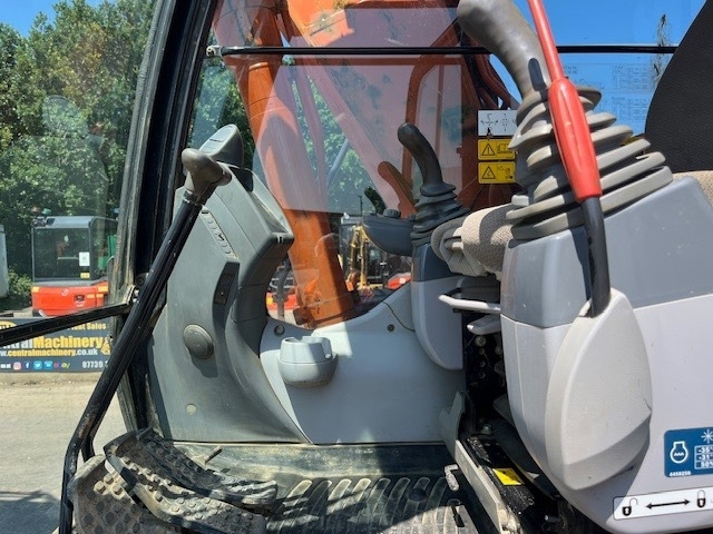 Pásové rýpadlo Hitachi ZX 130 LC N-5: obrázek 12