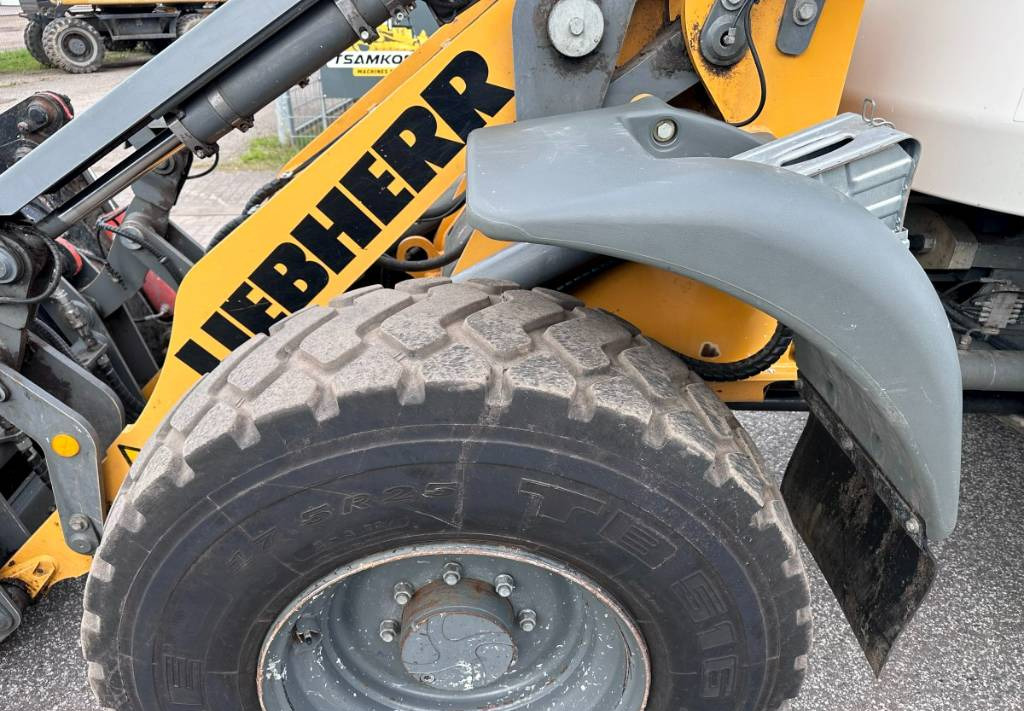 Liebherr L 514 Stereo +30 Kmh Klima 3er Kreis Greifschaufel leasing Liebherr L 514 Stereo +30 Kmh Klima 3er Kreis Greifschaufel: obrázek 30 Liebherr L 514 Stereo +30 Kmh Klima 3er Kreis Greifschaufel leasing Liebherr L 514 Stereo +30 Kmh Klima 3er Kreis Greifschaufel: obrázek 30