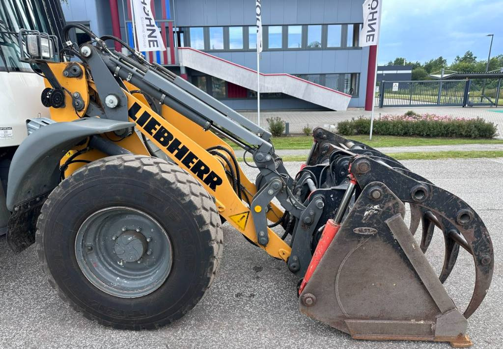 Liebherr L 514 Stereo +30 Kmh Klima 3er Kreis Greifschaufel leasing Liebherr L 514 Stereo +30 Kmh Klima 3er Kreis Greifschaufel: obrázek 26 Liebherr L 514 Stereo +30 Kmh Klima 3er Kreis Greifschaufel leasing Liebherr L 514 Stereo +30 Kmh Klima 3er Kreis Greifschaufel: obrázek 26