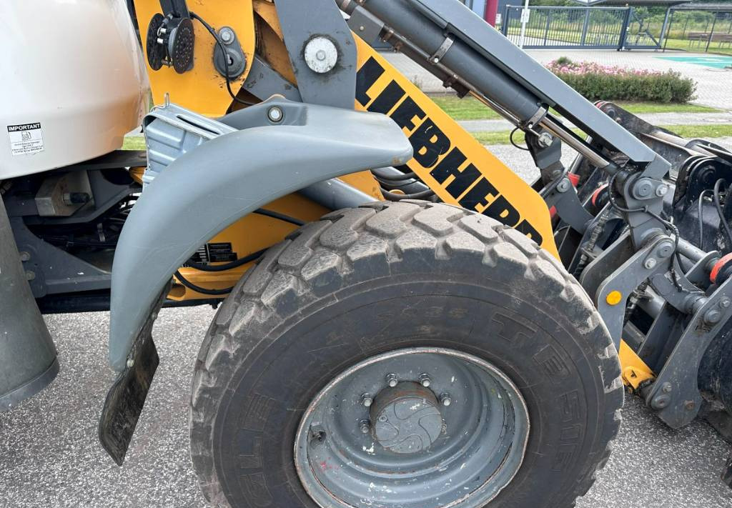 Liebherr L 514 Stereo +30 Kmh Klima 3er Kreis Greifschaufel leasing Liebherr L 514 Stereo +30 Kmh Klima 3er Kreis Greifschaufel: obrázek 32 Liebherr L 514 Stereo +30 Kmh Klima 3er Kreis Greifschaufel leasing Liebherr L 514 Stereo +30 Kmh Klima 3er Kreis Greifschaufel: obrázek 32