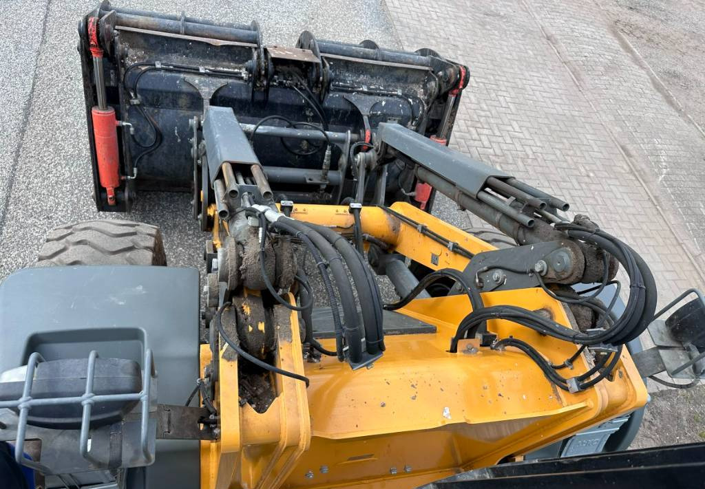 Liebherr L 514 Stereo +30 Kmh Klima 3er Kreis Greifschaufel leasing Liebherr L 514 Stereo +30 Kmh Klima 3er Kreis Greifschaufel: obrázek 33 Liebherr L 514 Stereo +30 Kmh Klima 3er Kreis Greifschaufel leasing Liebherr L 514 Stereo +30 Kmh Klima 3er Kreis Greifschaufel: obrázek 33