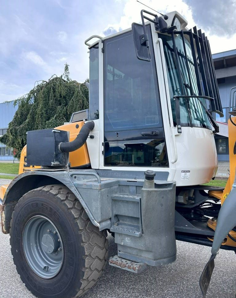 Liebherr L 514 Stereo +30 Kmh Klima 3er Kreis Greifschaufel leasing Liebherr L 514 Stereo +30 Kmh Klima 3er Kreis Greifschaufel: obrázek 24 Liebherr L 514 Stereo +30 Kmh Klima 3er Kreis Greifschaufel leasing Liebherr L 514 Stereo +30 Kmh Klima 3er Kreis Greifschaufel: obrázek 24