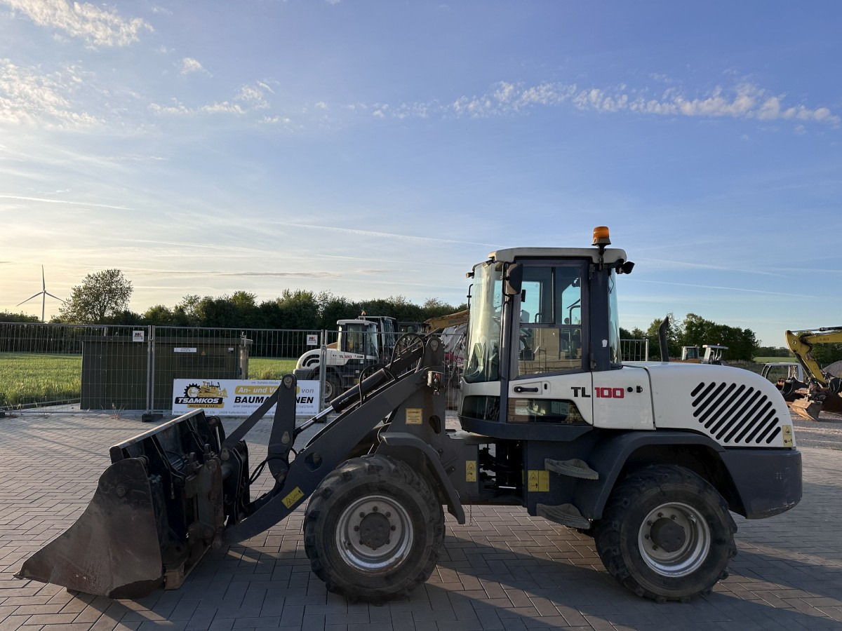 TEREX TL 100 - 30 Km/h Schaufel + Palettengabel Top ! - Kolový nakladač: obrázek 1 TEREX TL 100 - 30 Km/h Schaufel + Palettengabel Top ! - Kolový nakladač: obrázek 1