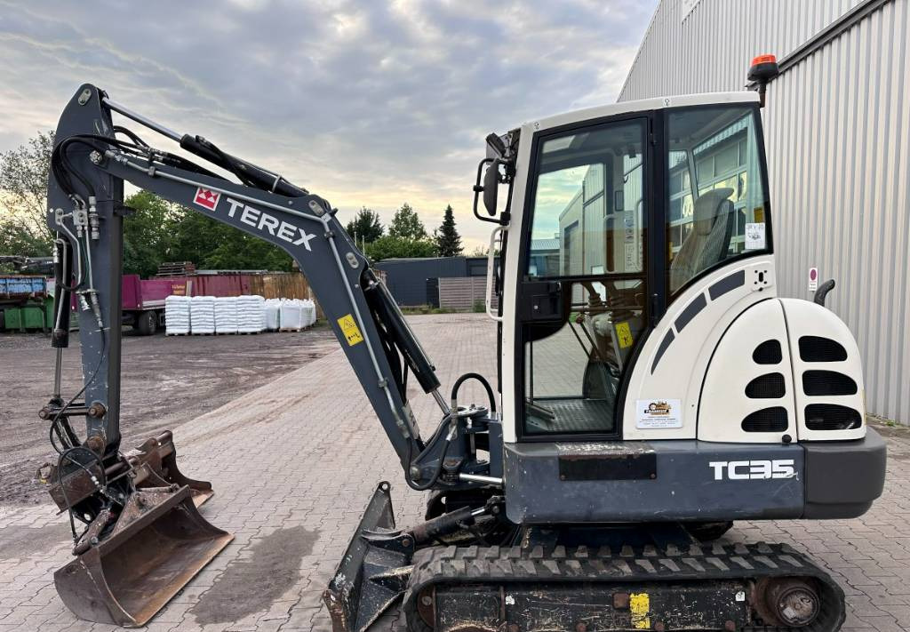 Terex TC 35 mit 3 Löffel - Mini rýpadlo: obrázek 1 Terex TC 35 mit 3 Löffel - Mini rýpadlo: obrázek 1
