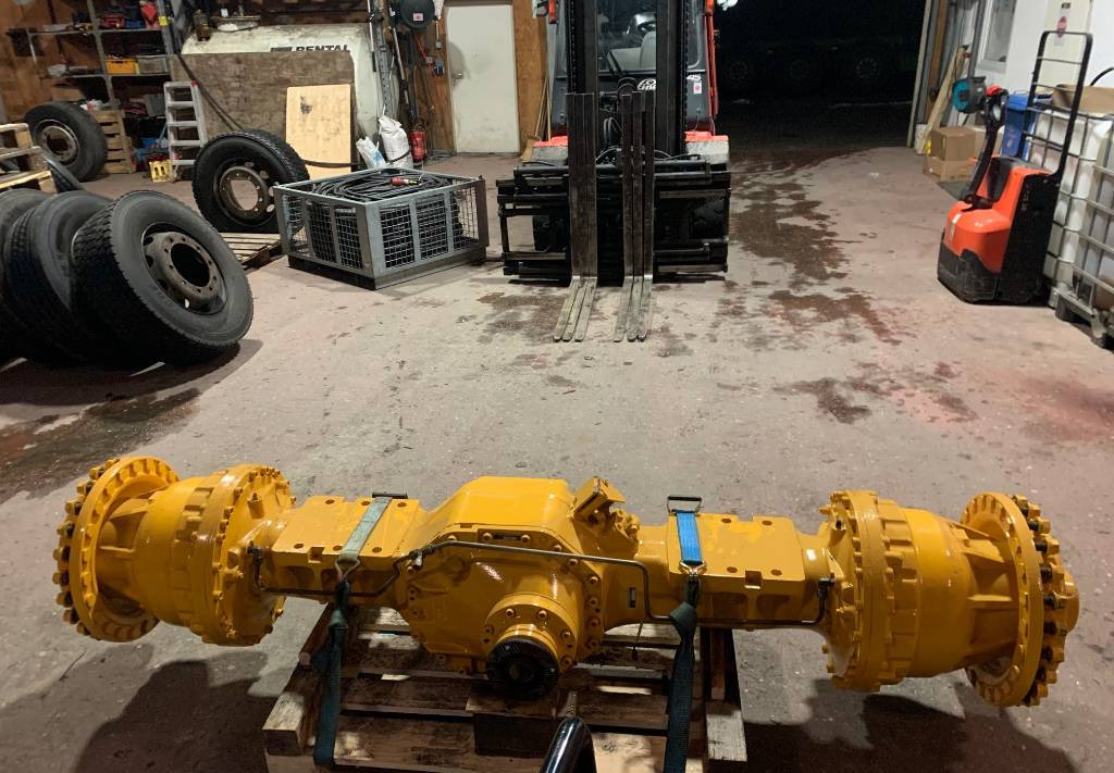 Volvo L220 E-F Achse - Axle - Hubgerüst - short boom - Kolový nakladač: obrázek 3 Volvo L220 E-F Achse - Axle - Hubgerüst - short boom - Kolový nakladač: obrázek 3