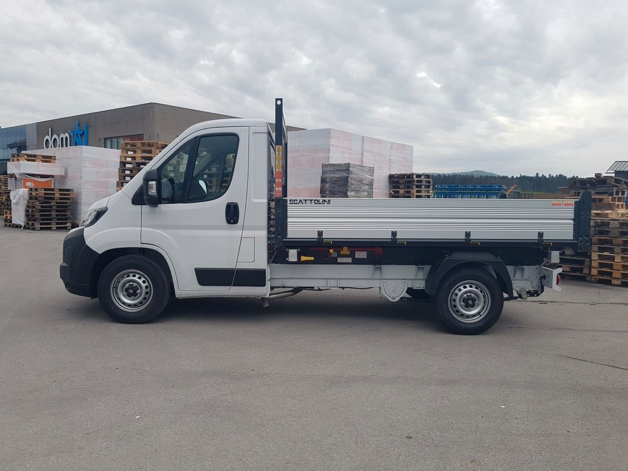 Fiat Ducato 35H L2H1 EKA 3-Seiten-Kipper 180 PS AHK - Dodávka sklápěč: obrázek 3 Fiat Ducato 35H L2H1 EKA 3-Seiten-Kipper 180 PS AHK - Dodávka sklápěč: obrázek 3
