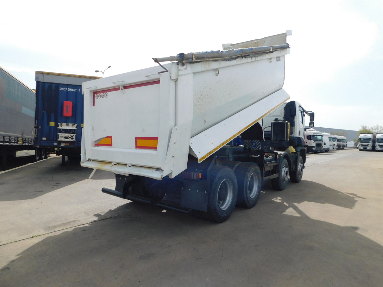 Ford 4142d 8x4 dcab e6 16s2230 - Sklápěč: obrázek 3 Ford 4142d 8x4 dcab e6 16s2230 - Sklápěč: obrázek 3
