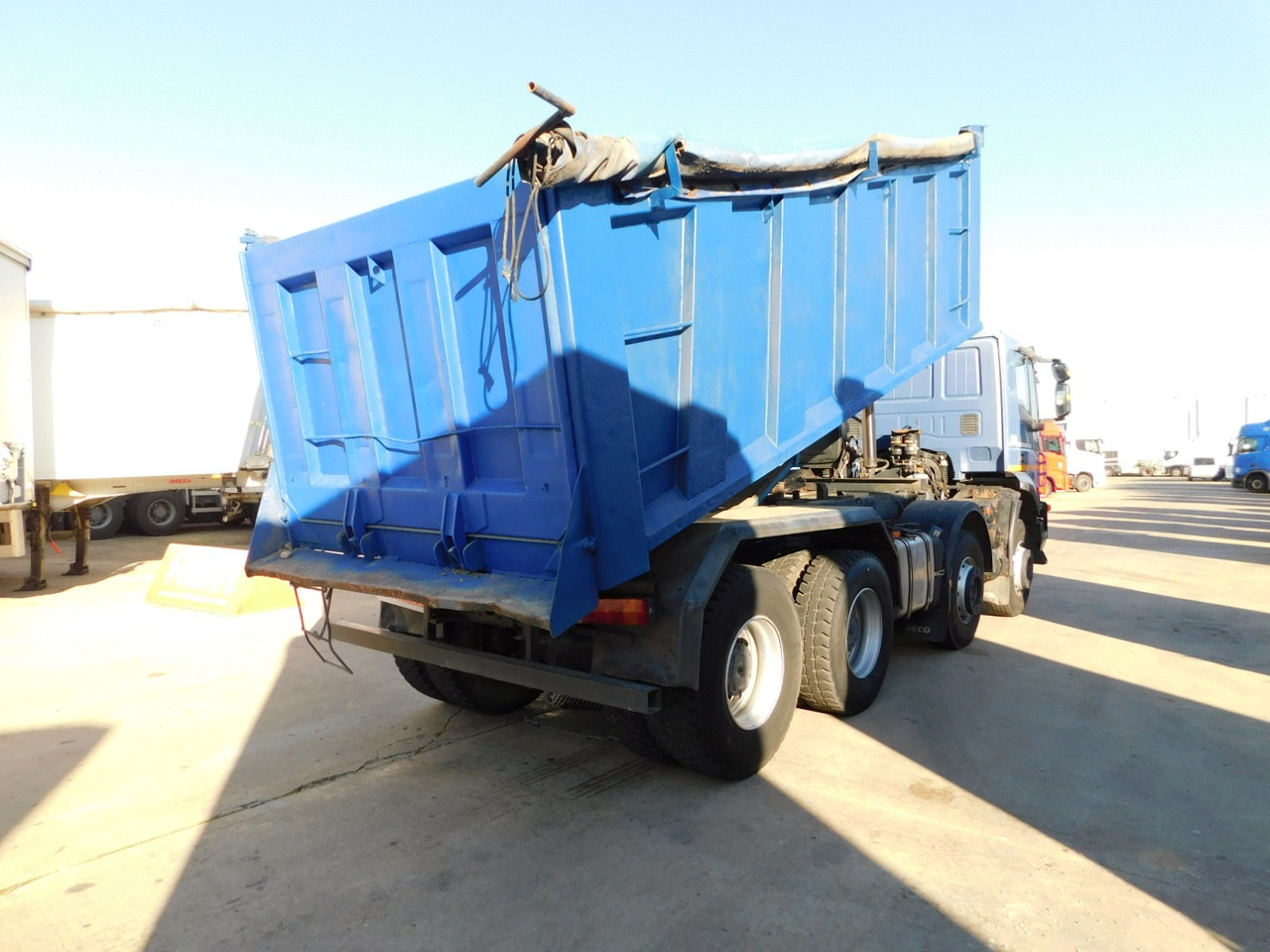 Iveco Trakker ad410t45 - Sklápěč: obrázek 3 Iveco Trakker ad410t45 - Sklápěč: obrázek 3