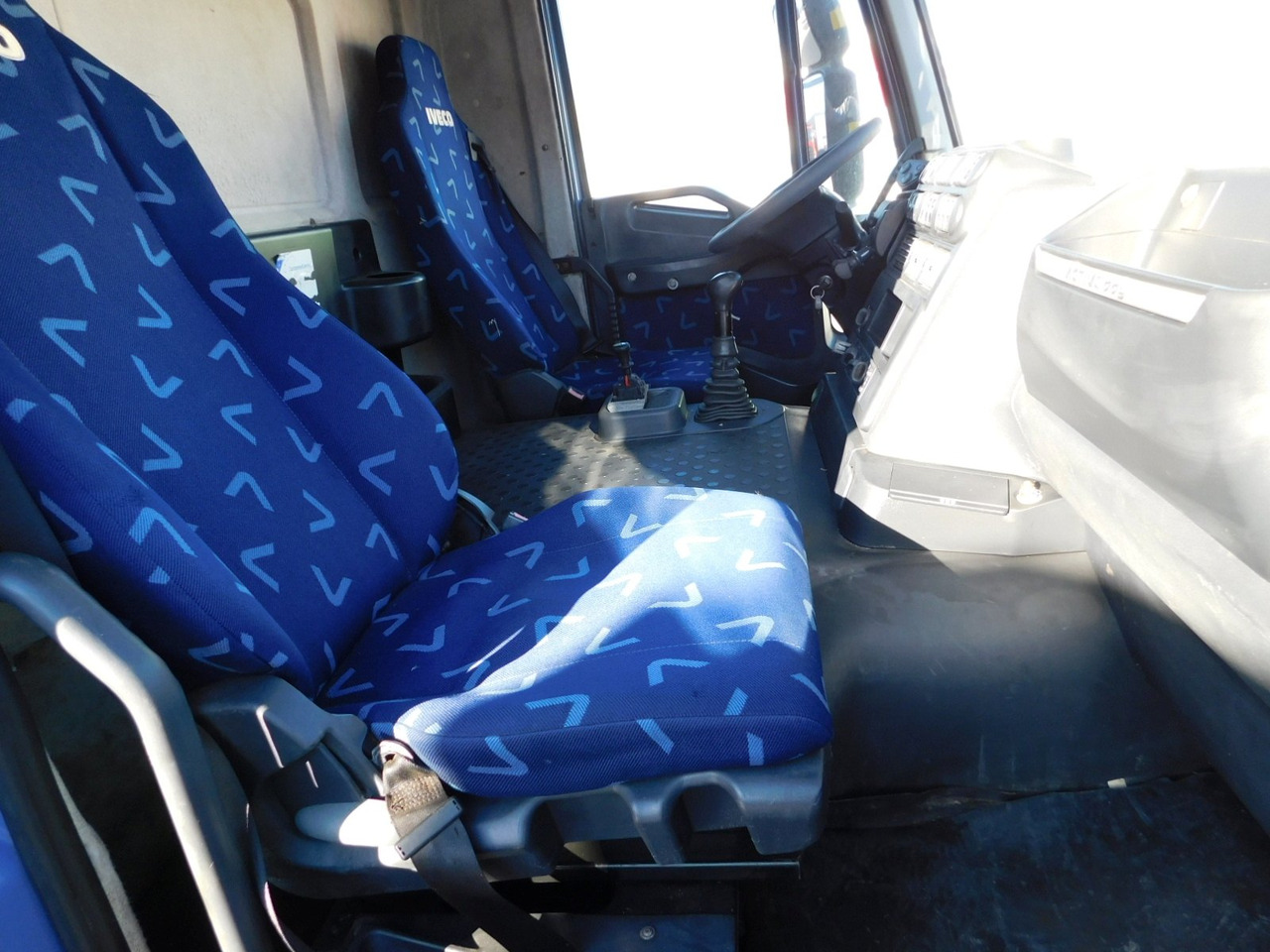 Iveco Trakker ad410t45 - Sklápěč: obrázek 5 Iveco Trakker ad410t45 - Sklápěč: obrázek 5