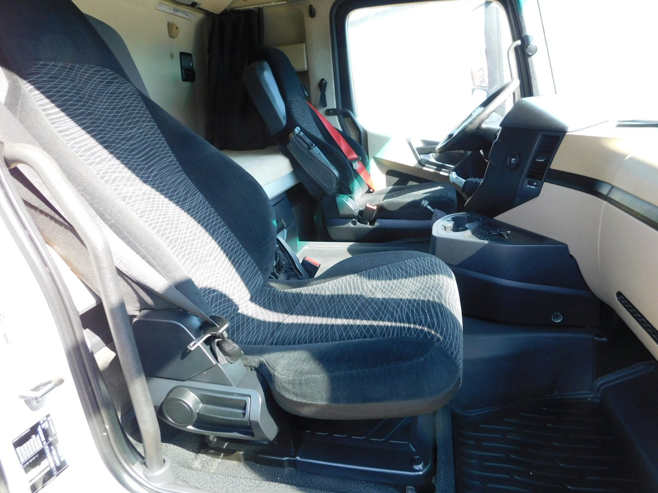 Mercedes Actros 1840 - Tahač: obrázek 5 Mercedes Actros 1840 - Tahač: obrázek 5