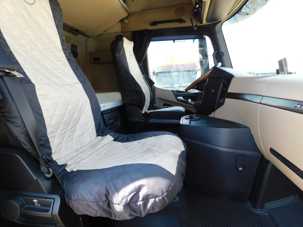 Mercedes Actros - Tahač: obrázek 5 Mercedes Actros - Tahač: obrázek 5