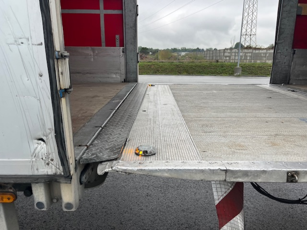 MAN TGM 18.320 4x2 BL Durchladbar - mit Tandemhänger - Plachtový nákladní auto: obrázek 4 MAN TGM 18.320 4x2 BL Durchladbar - mit Tandemhänger - Plachtový nákladní auto: obrázek 4