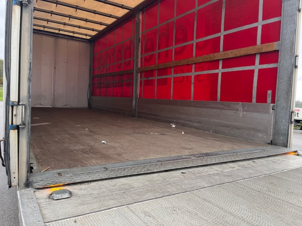 MAN TGM 18.320 4x2 BL Durchladbar - mit Tandemhänger - Plachtový nákladní auto: obrázek 2 MAN TGM 18.320 4x2 BL Durchladbar - mit Tandemhänger - Plachtový nákladní auto: obrázek 2