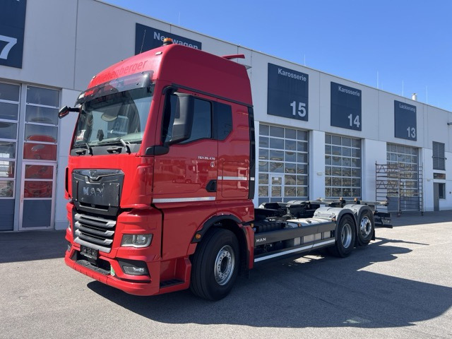 MAN TGX 26.470 6x2-4 LL - neu bereift Euro6 Intarder - Kontejnérový podvozek/ Výměnná nástavba: obrázek 1 MAN TGX 26.470 6x2-4 LL - neu bereift Euro6 Intarder - Kontejnérový podvozek/ Výměnná nástavba: obrázek 1