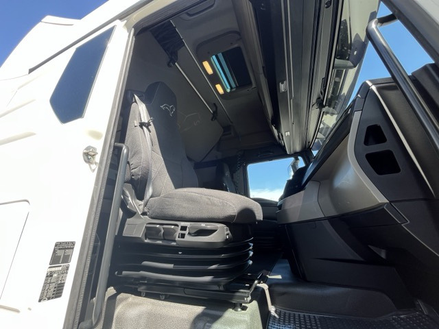 MAN 18.510 4x2 BLS mit ZF Getriebe Nebenabtrieb - Tahač: obrázek 5 MAN 18.510 4x2 BLS mit ZF Getriebe Nebenabtrieb - Tahač: obrázek 5