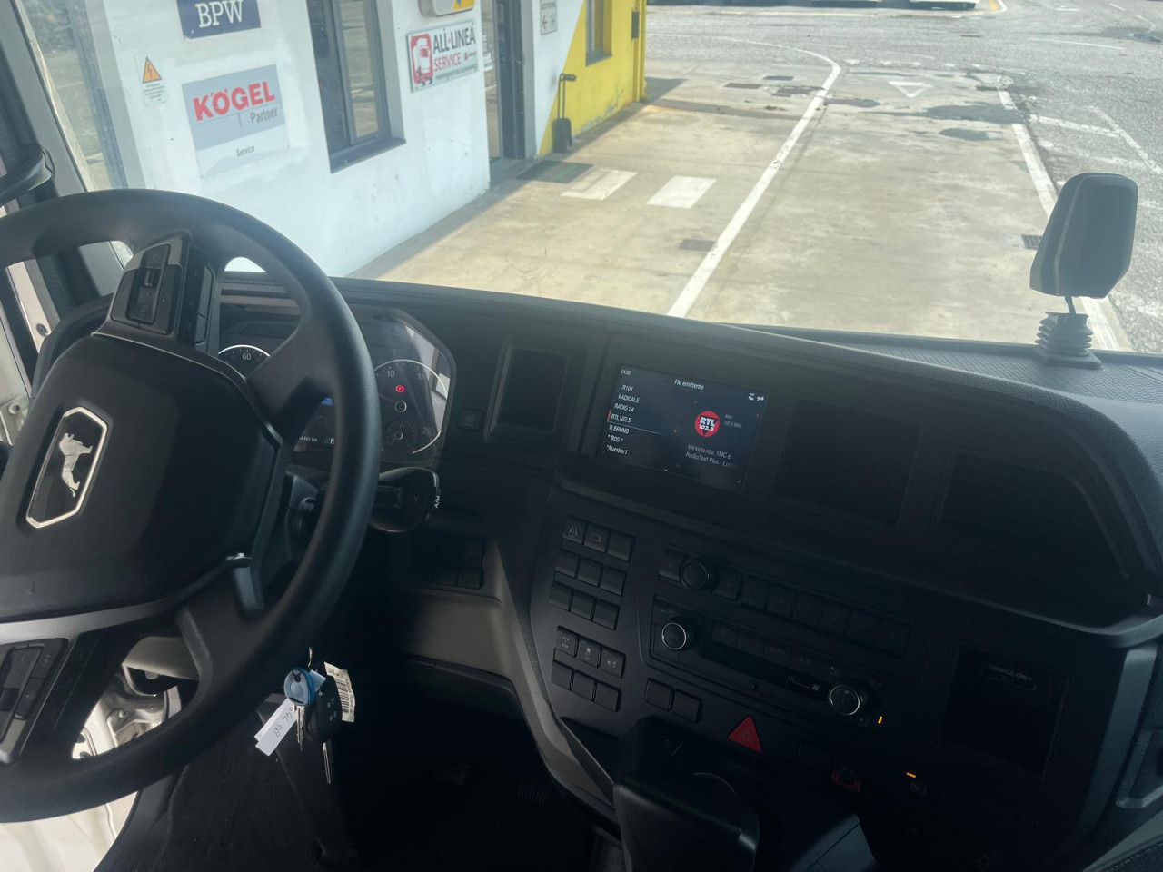 MAN TGX 18.510 4x2 BL SA ADR FL EXII EXIII Euro6 Klima - Tahač: obrázek 2 MAN TGX 18.510 4x2 BL SA ADR FL EXII EXIII Euro6 Klima - Tahač: obrázek 2