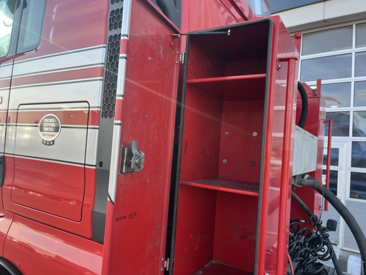 MAN TGX 26.480 6x4 BLS Euro6 Intarder Klima Luftfeder - Tahač: obrázek 2 MAN TGX 26.480 6x4 BLS Euro6 Intarder Klima Luftfeder - Tahač: obrázek 2