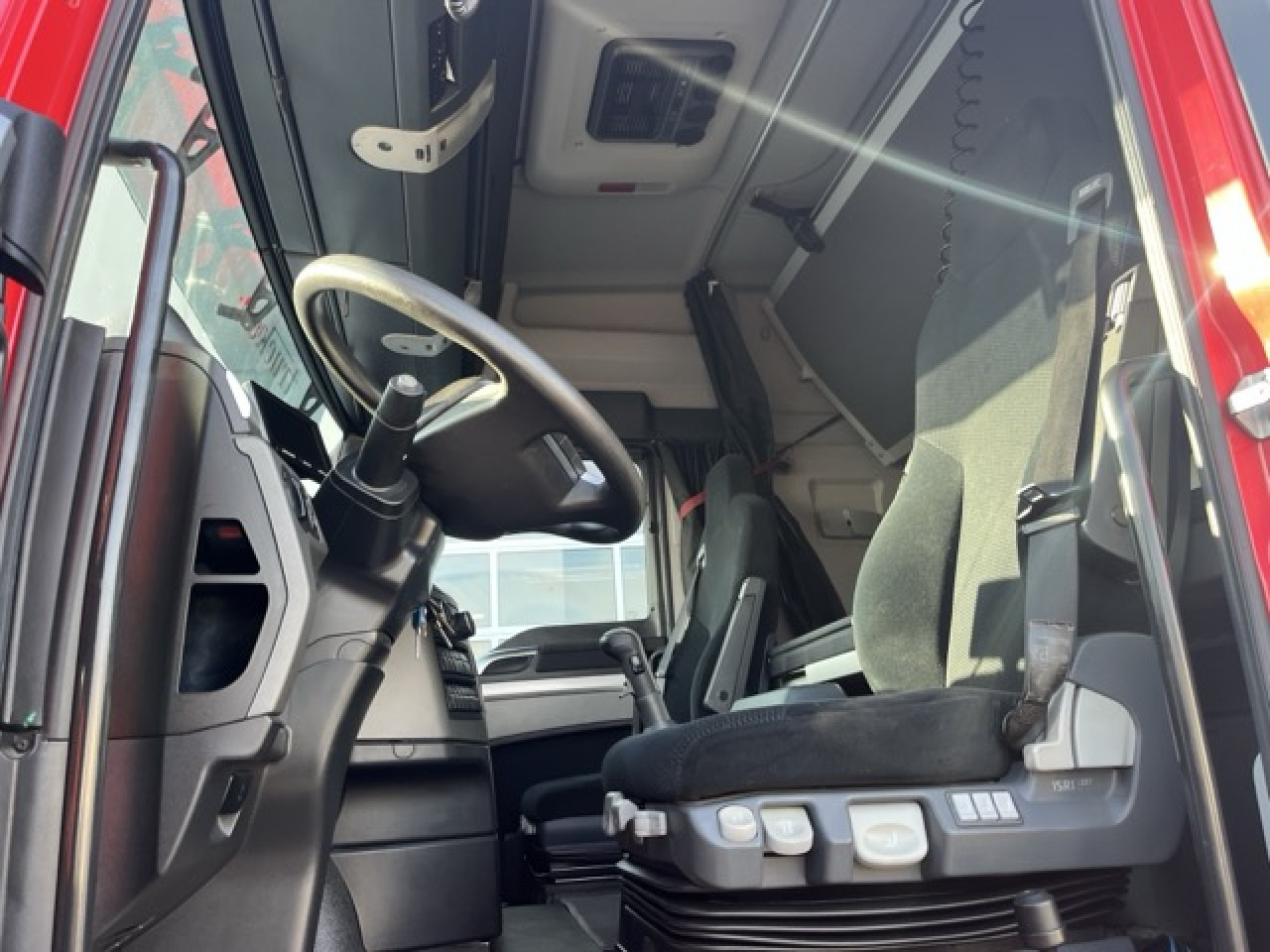 MAN TGX 26.480 6x4 BLS Euro6 Intarder Klima Luftfeder - Tahač: obrázek 4 MAN TGX 26.480 6x4 BLS Euro6 Intarder Klima Luftfeder - Tahač: obrázek 4