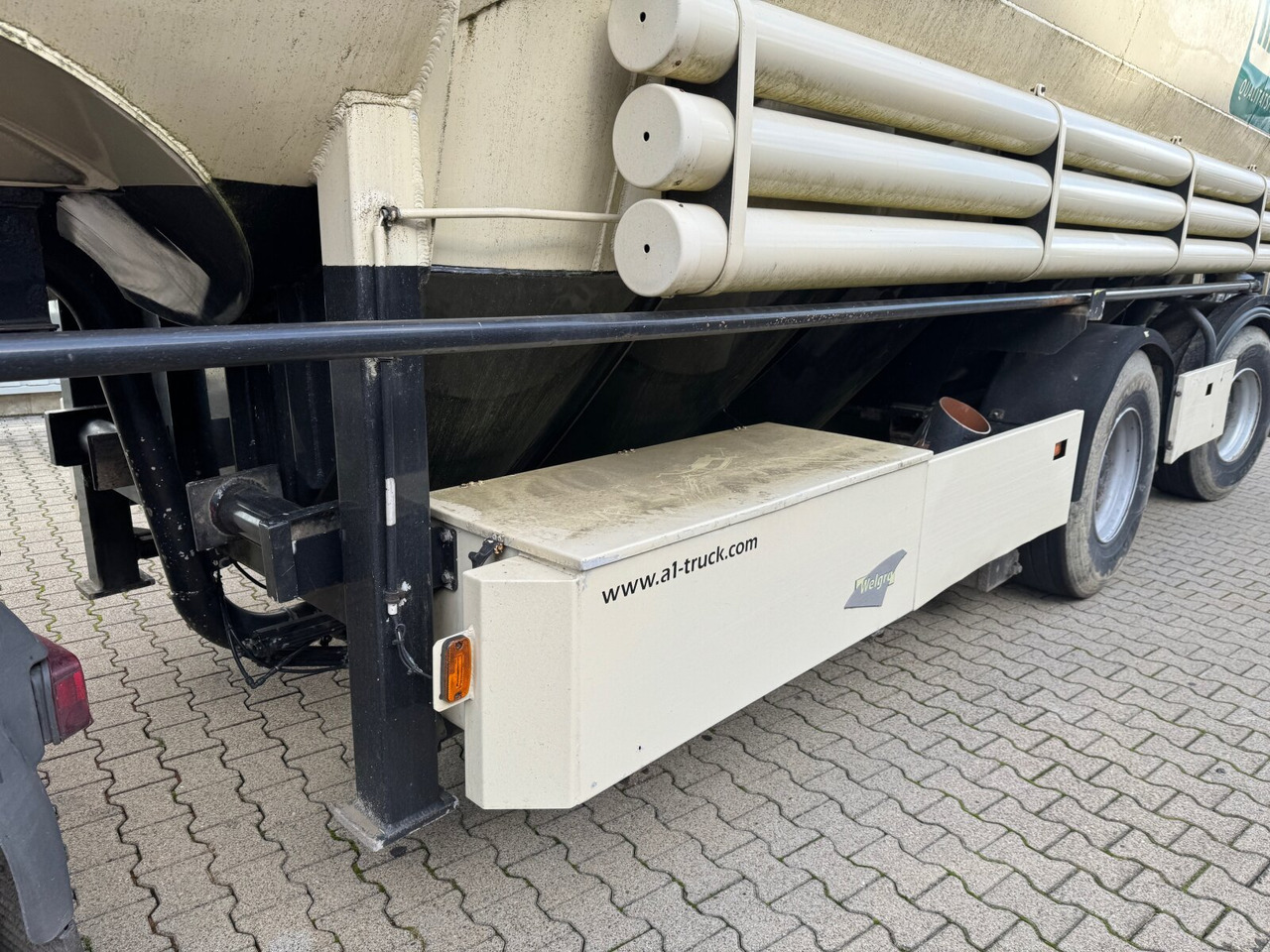 97WSL 33-24 Siloauflieger Welgro 97WSL 33-24 Siloauflieger, Lenkachse, 8 Kammern, ca. 51m³ - Silo cisterna: obrázek 3 97WSL 33-24 Siloauflieger Welgro 97WSL 33-24 Siloauflieger, Lenkachse, 8 Kammern, ca. 51m³ - Silo cisterna: obrázek 3