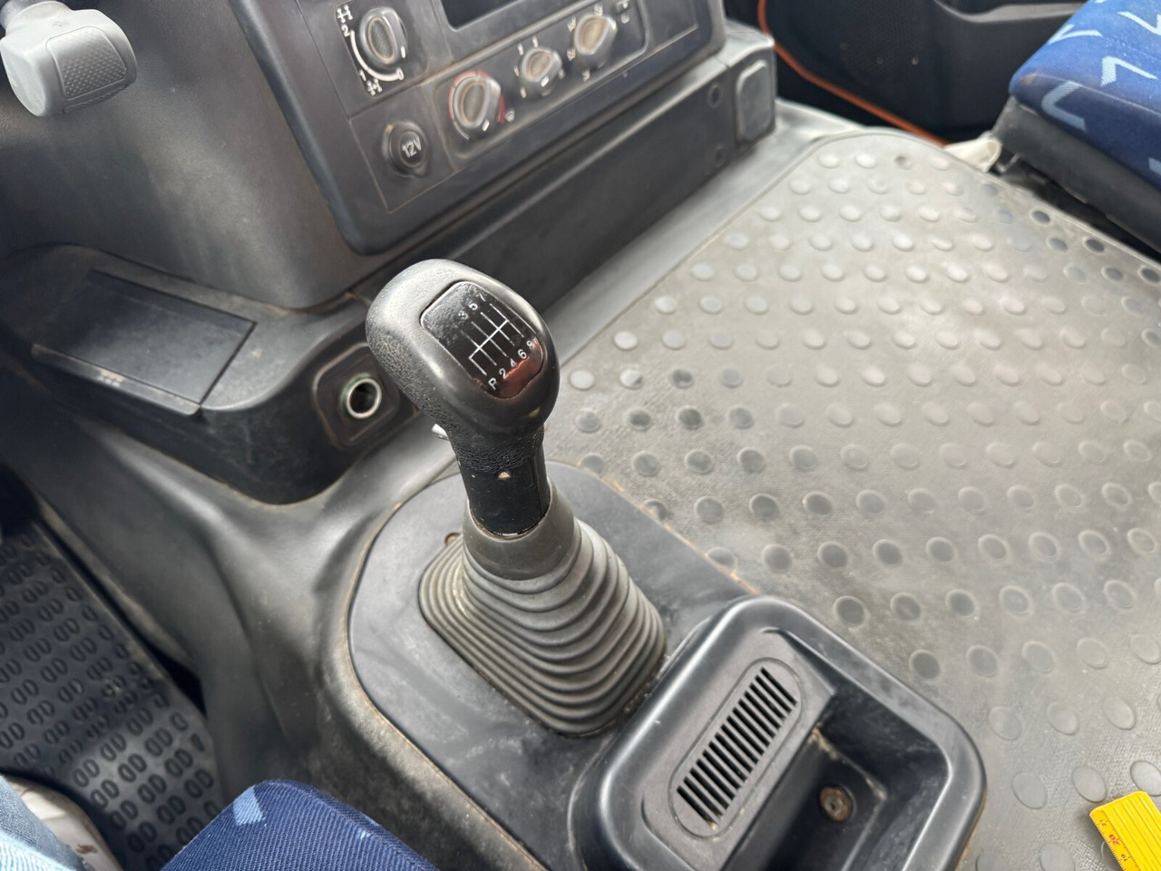 AD260T41 6x4 AD260T41 6x4, EEV - Sklápěč: obrázek 5 AD260T41 6x4 AD260T41 6x4, EEV - Sklápěč: obrázek 5