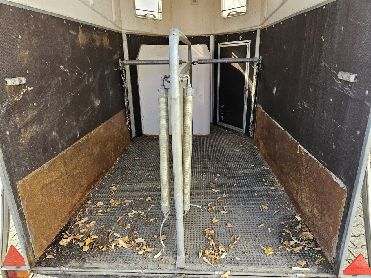 Blomert T2BPA Pferdeanhänger T2BPA Pferdeanhänger - Přepravník na koně: obrázek 3 Blomert T2BPA Pferdeanhänger T2BPA Pferdeanhänger - Přepravník na koně: obrázek 3