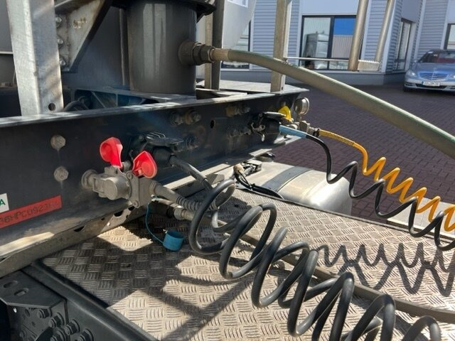 Carnehl CHKS34/HS CHKS34/HS, Stahlmulde ca. 29m³, HARDOX, Liftachse, Schütte - Sklápěcí návěs: obrázek 2 Carnehl CHKS34/HS CHKS34/HS, Stahlmulde ca. 29m³, HARDOX, Liftachse, Schütte - Sklápěcí návěs: obrázek 2