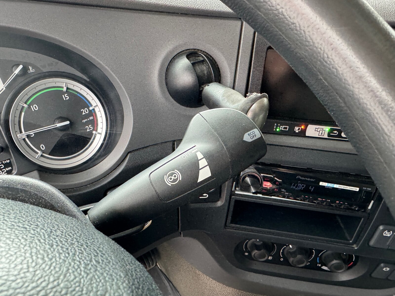 Nákladní automobil valníkový/ Plošinový DAF XF 410 FA 4x2 XF 410 FA 4x2, Fahrschule, 2x AHK, 6 Sitze: obrázek 5