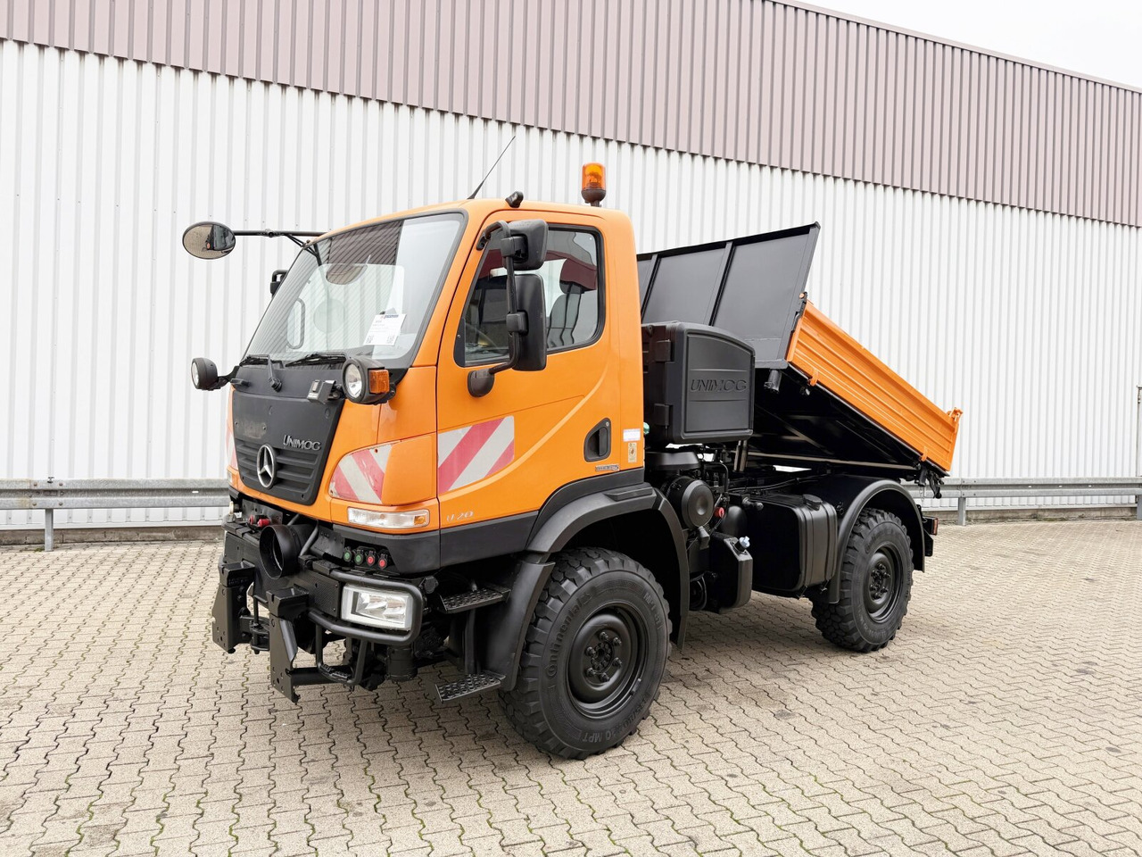 Unimog U 20 4x4 U 20 4x4, Kipper, Zapfwelle, Winterdienstausstattung, 2x AHK - Dodávka: obrázek 1 Unimog U 20 4x4 U 20 4x4, Kipper, Zapfwelle, Winterdienstausstattung, 2x AHK - Dodávka: obrázek 1