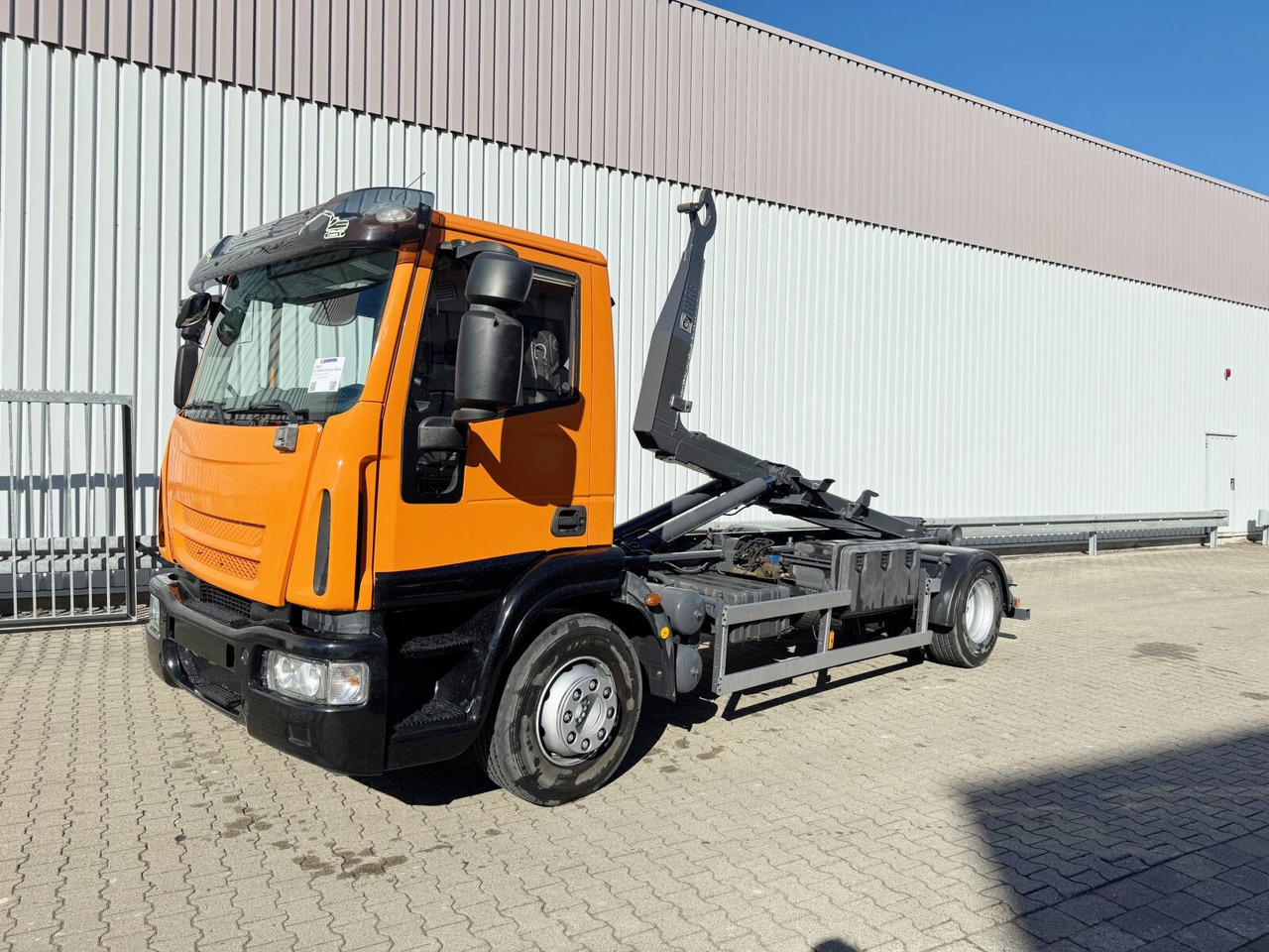 Euro Cargo 160E25 4x2 Euro Cargo 160E25 4x2, HIAB Abroller - Hákový nosič kontejnerů: obrázek 1 Euro Cargo 160E25 4x2 Euro Cargo 160E25 4x2, HIAB Abroller - Hákový nosič kontejnerů: obrázek 1