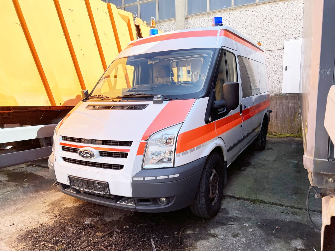 Ford Transit 2.2 TDCI 4x2 Transit 2.2 TDCI 4x2, Krankentransporter - Pohotovostní vůz: obrázek 1 Ford Transit 2.2 TDCI 4x2 Transit 2.2 TDCI 4x2, Krankentransporter - Pohotovostní vůz: obrázek 1